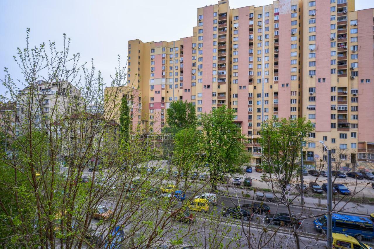 Comfortable One Bedroom Apartment In A Lively Area | Zona B5 | Russian Square Sofia Buitenkant foto